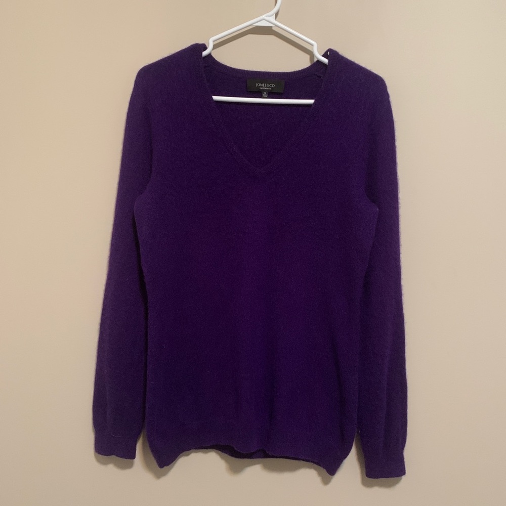 Women’s V-Neck Sweater in Deep Purple